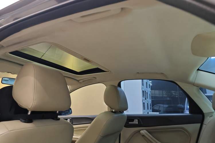 Used Ford Focus 2013 Sedan Classic 1.8L Manual Fashion Edition Headliner