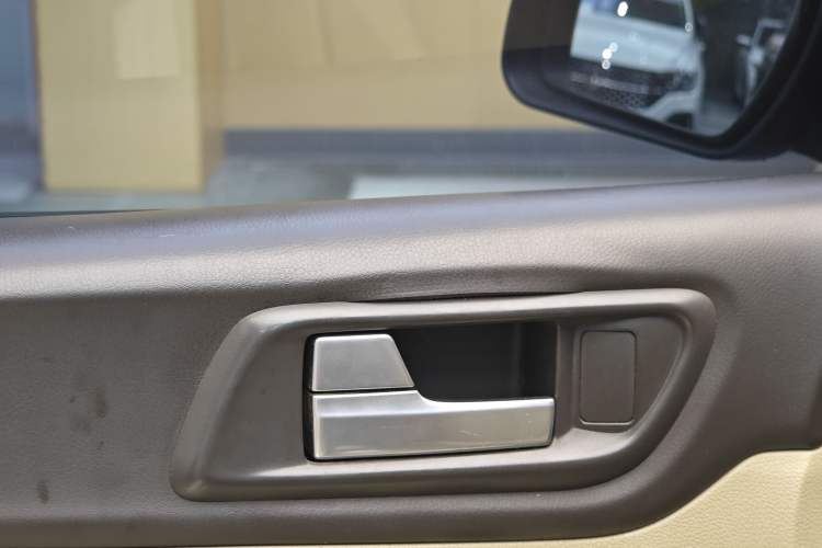Used Ford Focus 2013 Sedan Classic 1.8L Manual Fashion Edition Interior 10
