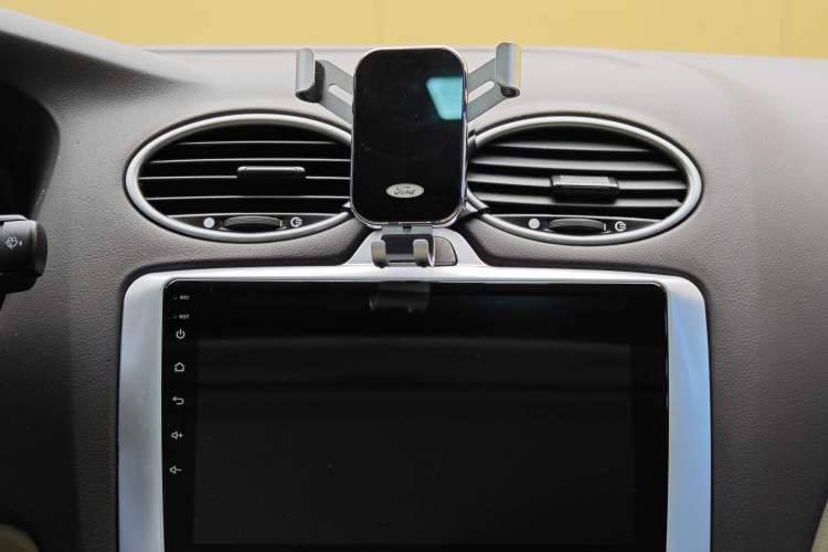 Used Ford Focus 2013 Sedan Classic 1.8L Manual Fashion Edition Interior 6