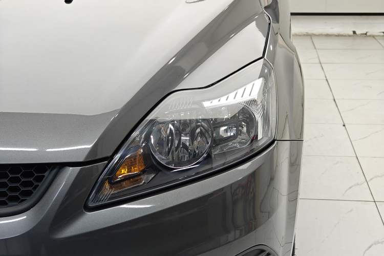 Used Ford Focus 2013 Hatchback Classic 1.8L Manual Base Model Left Front Headlight
