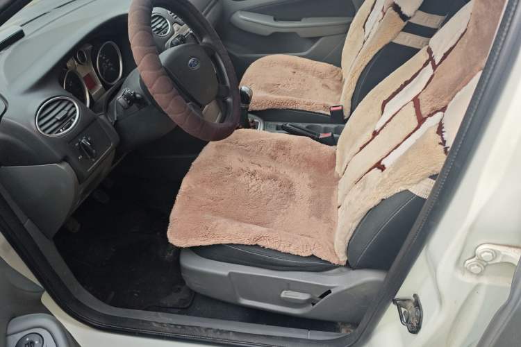 Used Ford Focus 2013 Hatchback Classic 1.8L Manual Base Model Left Front Seat