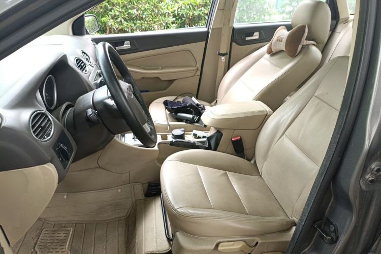Used Ford Focus 2013 Sedan Classic 1.8L Automatic Fashion Edition Left Front Seat