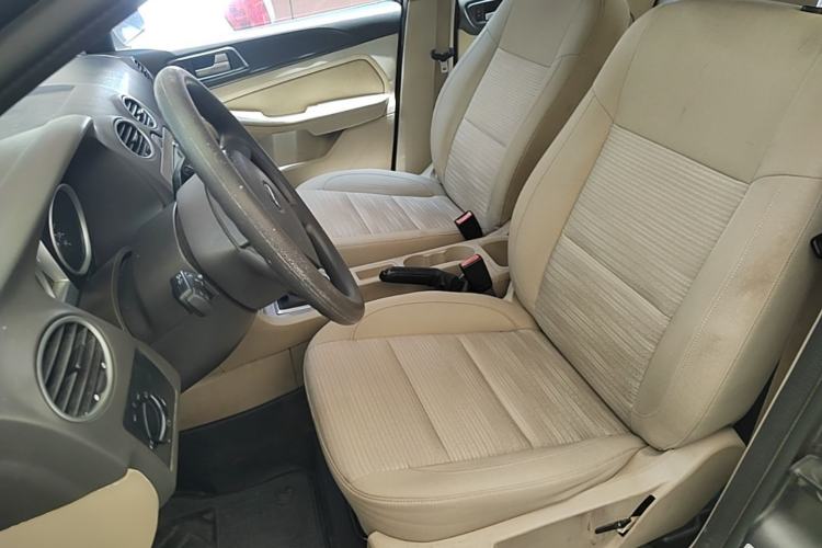 Used Ford Focus 2013 Sedan Classic 1.8L Manual Base Model Left Front Seat