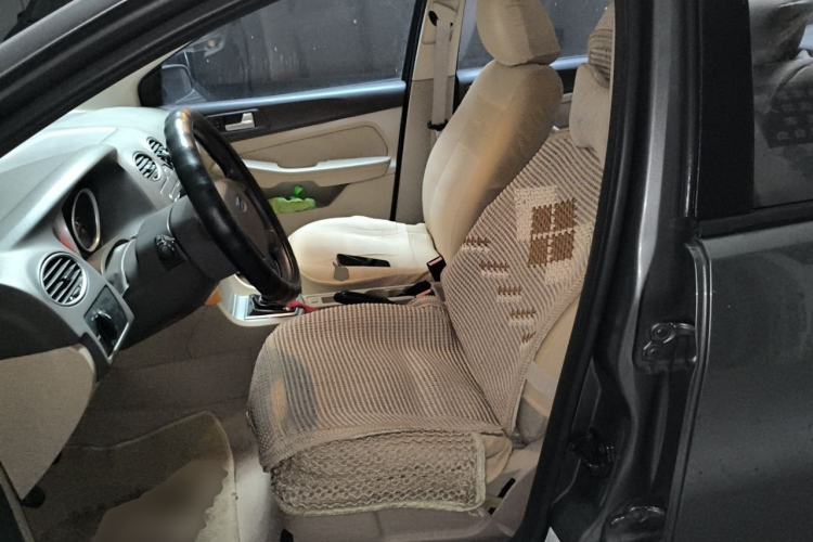 Used Ford Focus 2013 Sedan Classic 1.8L Manual Base Model Left Front Seat