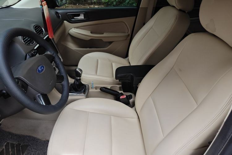 Used Ford Focus 2013 Sedan Classic 1.8L Manual Base Model Left Front Seat