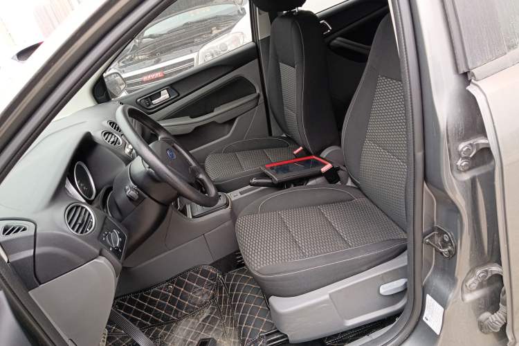 Used Ford Focus 2013 Hatchback Classic 1.8L Automatic Base Model Left Front Seat