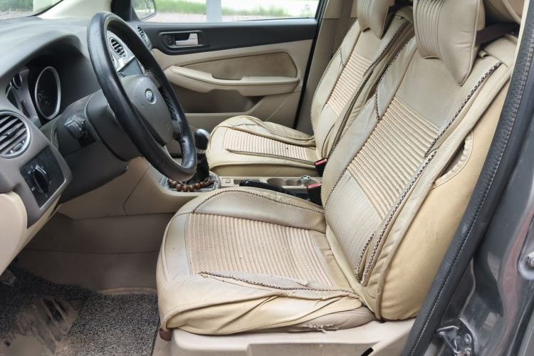 Used Ford Focus 2013 Sedan Classic 1.8L Manual Base Model Left Front Seat