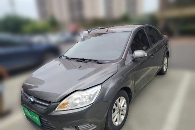 Ford Focus 2013 Sedan Classic 1.8L Manual Base Model с пробегом