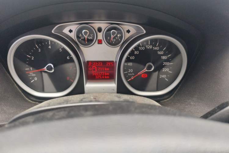 Used Ford Focus 2013 Hatchback Classic 1.8L Automatic Millionth Anniversary Edition Odometer Close Up