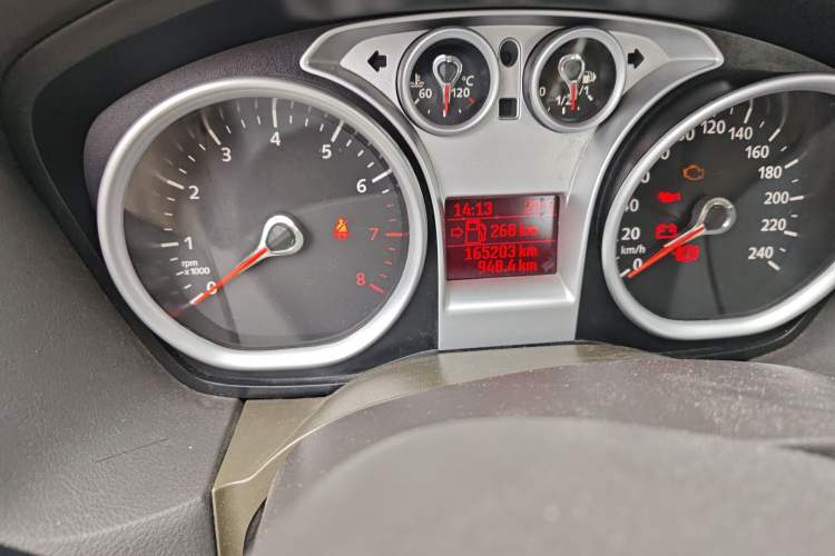 Used Ford Focus 2013 Sedan Classic 1.8L Manual Base Model Odometer Close Up