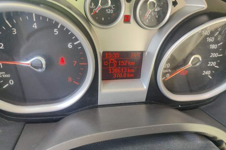 Used Ford Focus 2013 Sedan Classic 1.8L Manual Millionth Anniversary Edition Odometer Close Up