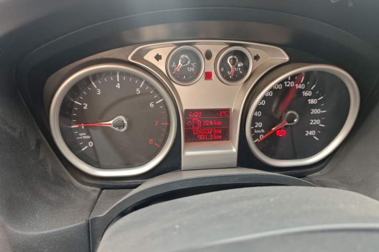 Used Ford Focus 2013 Hatchback Classic 1.8L Manual Base Model Odometer Close Up