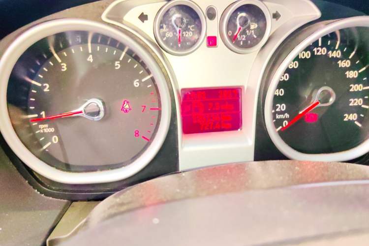 Used Ford Focus 2013 Sedan Classic 1.8L Manual Base Model Odometer Close Up