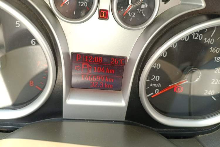 Used Ford Focus 2013 Sedan Classic 1.8L Automatic Fashion Edition Odometer Close Up