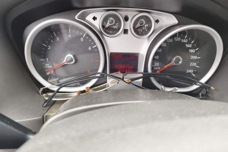 Used Ford Focus 2013 Sedan Classic 1.8L Automatic Millionth Anniversary Edition Odometer Close Up