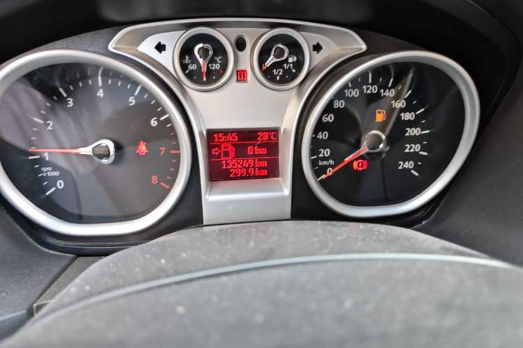 Used Ford Focus 2013 Sedan Classic 1.8L Manual Base Model Odometer Close Up