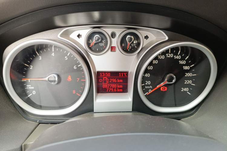Used Ford Focus 2013 Sedan Classic 1.8L Manual Fashion Edition Odometer Close Up