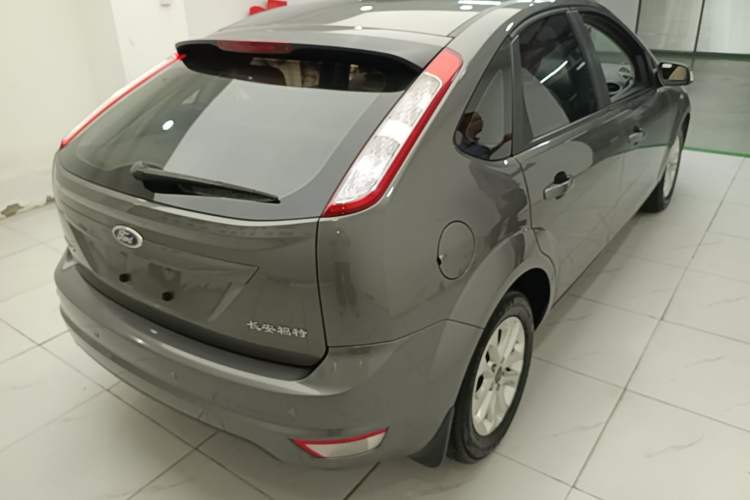 Used Ford Focus 2013 Hatchback Classic 1.8L Manual Base Model Rear Right 45 Deg