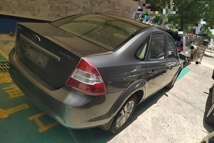 Used Ford Focus 2013 Sedan Classic 1.8L Manual Base Model Rear Right 45 Deg