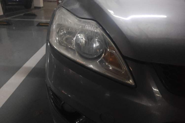 Used Ford Focus 2013 Hatchback Classic 1.8L Automatic Fashion Edition Right Front Headlight