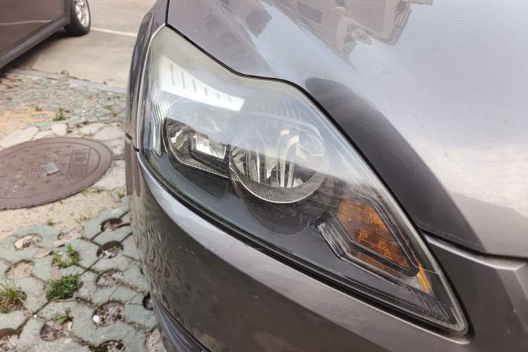 Used Ford Focus 2013 Hatchback Classic 1.8L Automatic Base Model Right Front Headlight