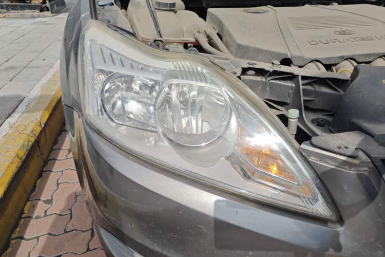 Used Ford Focus 2013 Sedan Classic 1.8L Automatic Fashion Edition Right Front Headlight