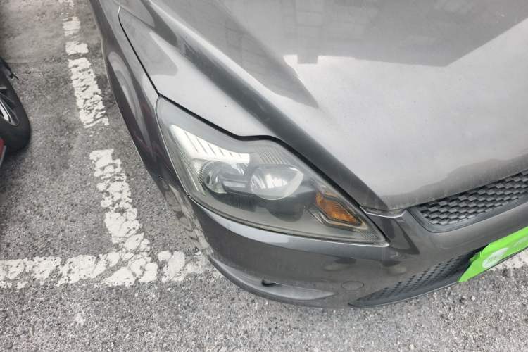 Used Ford Focus 2013 Hatchback Classic 1.8L Automatic Millionth Anniversary Edition Right Front Headlight