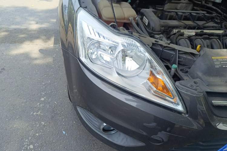 Used Ford Focus 2013 Sedan Classic 1.8L Automatic Base Model Right Front Headlight
