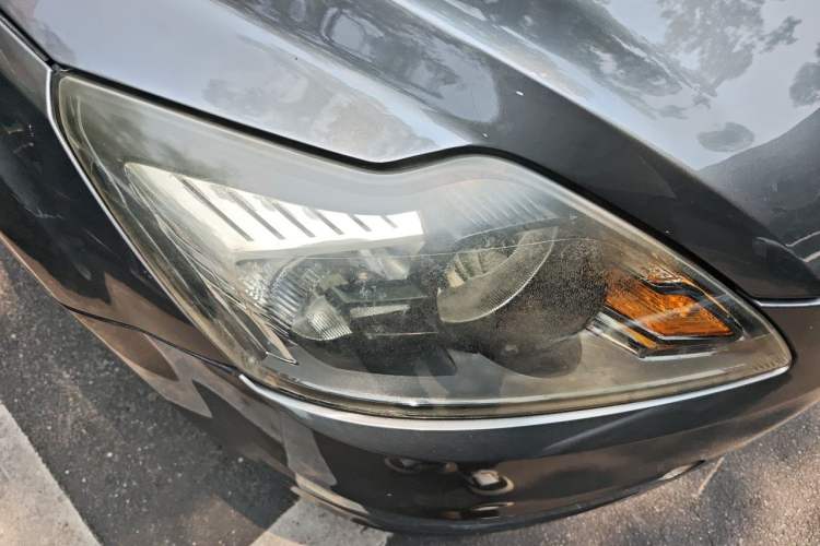 Used Ford Focus 2013 Hatchback Classic 1.8L Manual Base Model Right Front Headlight