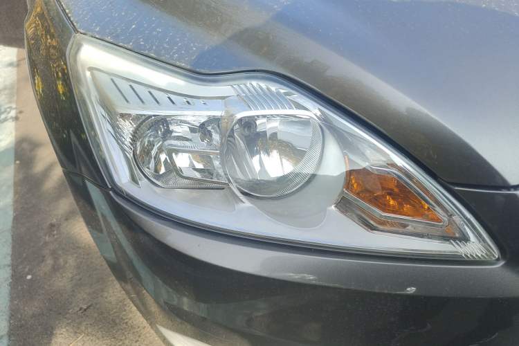 Used Ford Focus 2013 Sedan Classic 1.8L Manual Millionth Anniversary Edition Right Front Headlight