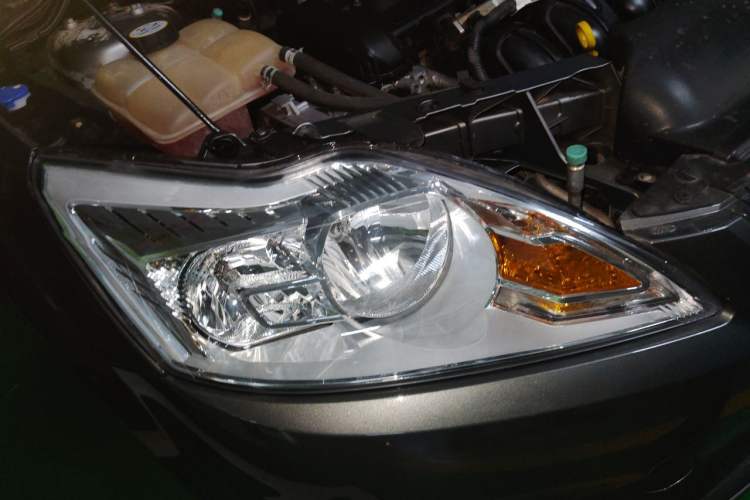 Used Ford Focus 2013 Sedan Classic 1.8L Automatic Base Model Right Front Headlight