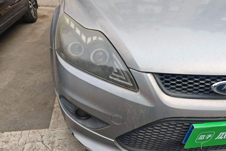 Used Ford Focus 2013 Hatchback Classic 1.8L Manual Base Model Right Front Headlight