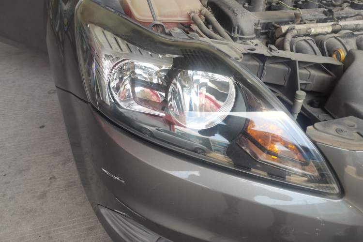 Used Ford Focus 2013 Hatchback Classic 1.8L Manual Base Model Right Front Headlight
