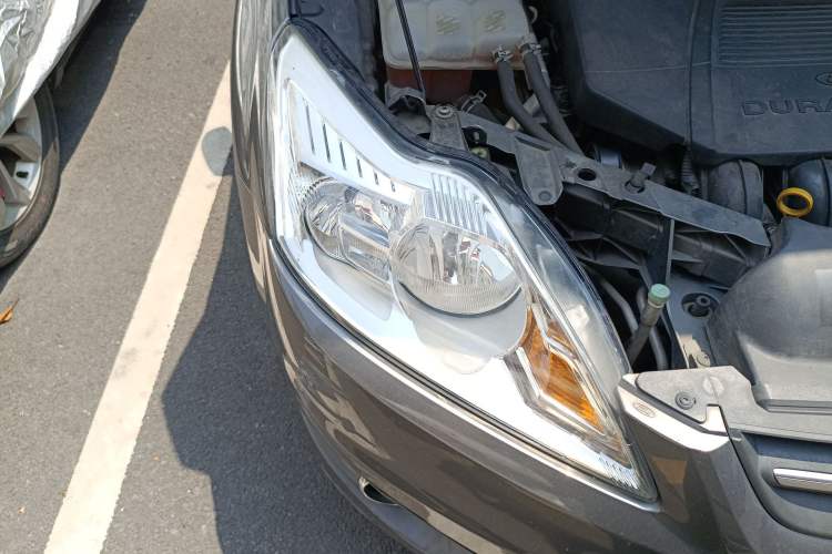 Used Ford Focus 2013 Sedan Classic 1.8L Automatic Fashion Edition Right Front Headlight