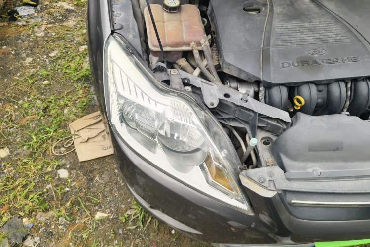 Used Ford Focus 2013 Sedan Classic 1.8L Automatic Millionth Anniversary Edition Right Front Headlight