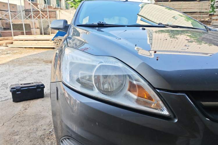 Used Ford Focus 2013 Sedan Classic 1.8L Manual Base Model Right Front Headlight