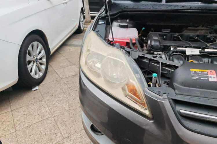 Used Ford Focus 2013 Sedan Classic 1.8L Automatic Base Model Right Front Headlight
