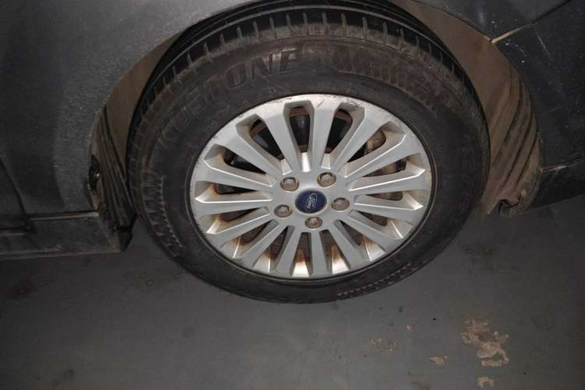 Used Ford Focus 2013 Hatchback Classic 1.8L Automatic Fashion Edition Right Front Wheel Hub