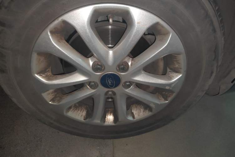 Used Ford Focus 2013 Sedan Classic 1.8L Manual Base Model Right Front Wheel Hub