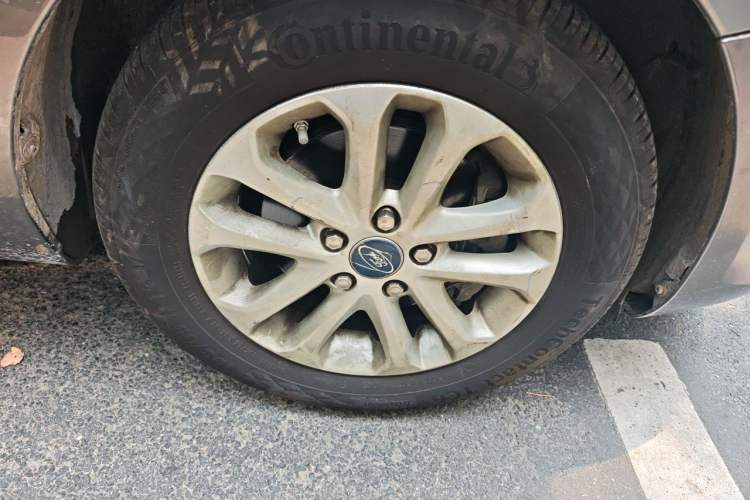 Used Ford Focus 2013 Hatchback Classic 1.8L Manual Base Model Right Front Wheel Hub