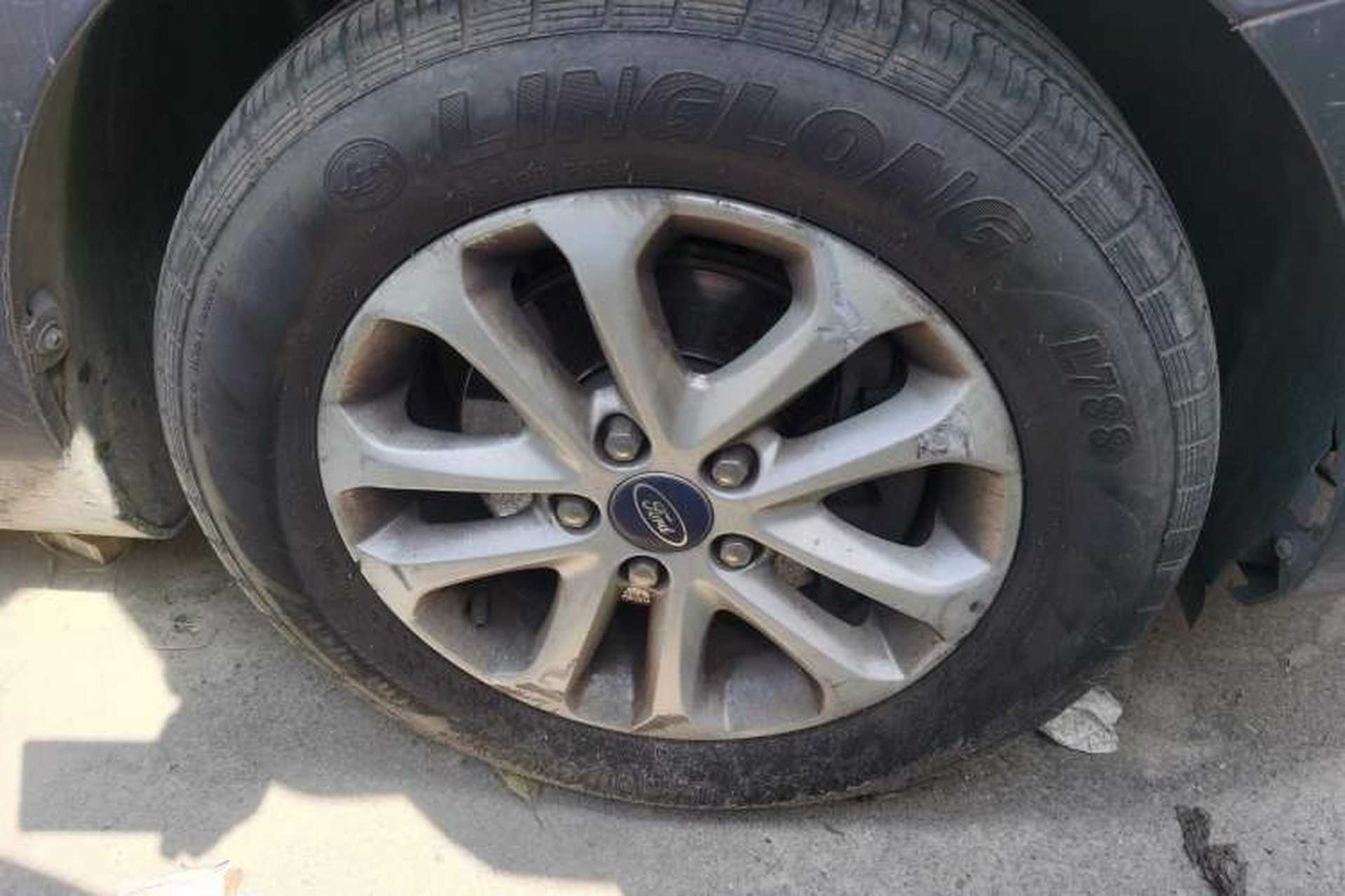 Used Ford Focus 2013 Sedan Classic 1.8L Manual Base Model Right Front Wheel Hub