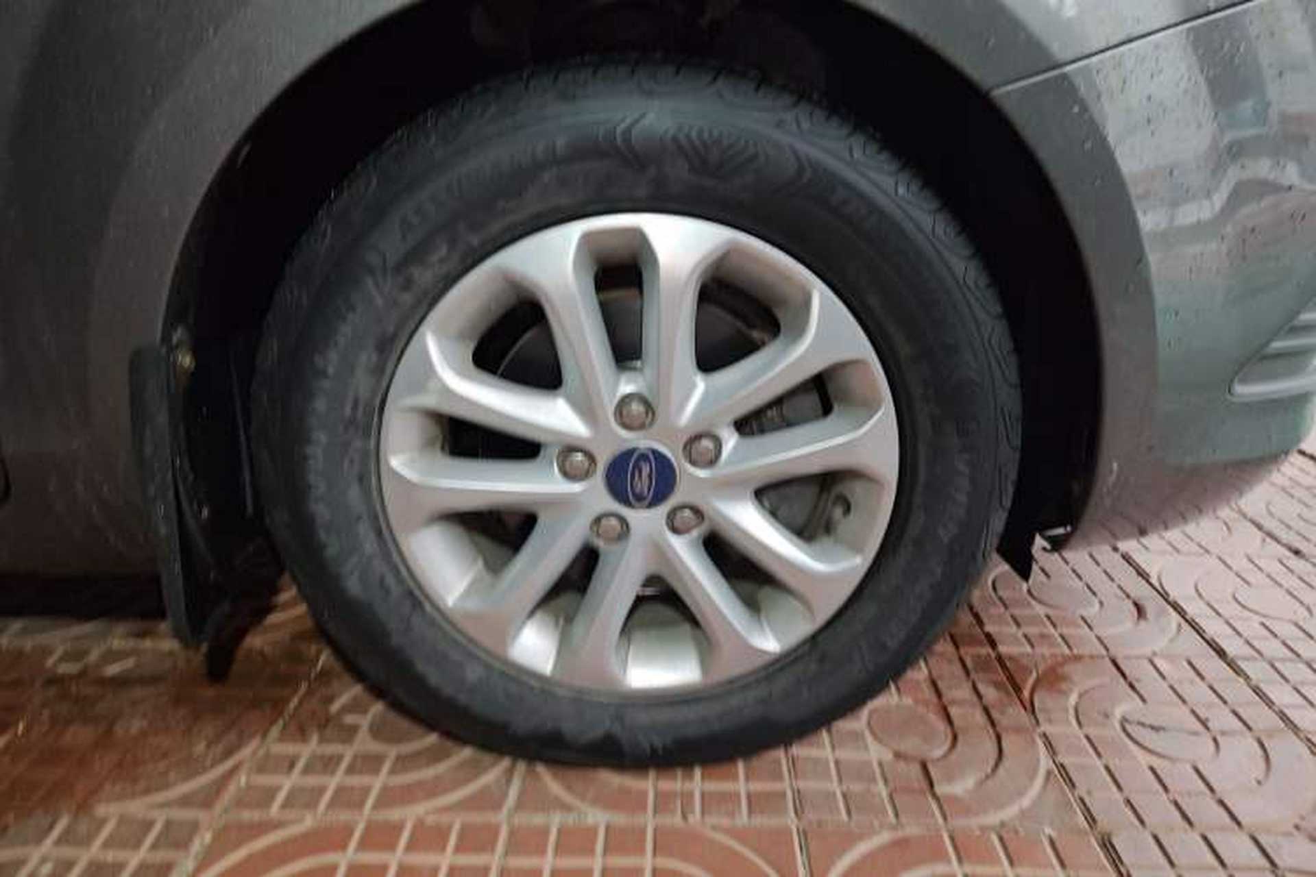 Used Ford Focus 2013 Sedan Classic 1.8L Manual Base Model Right Front Wheel Hub