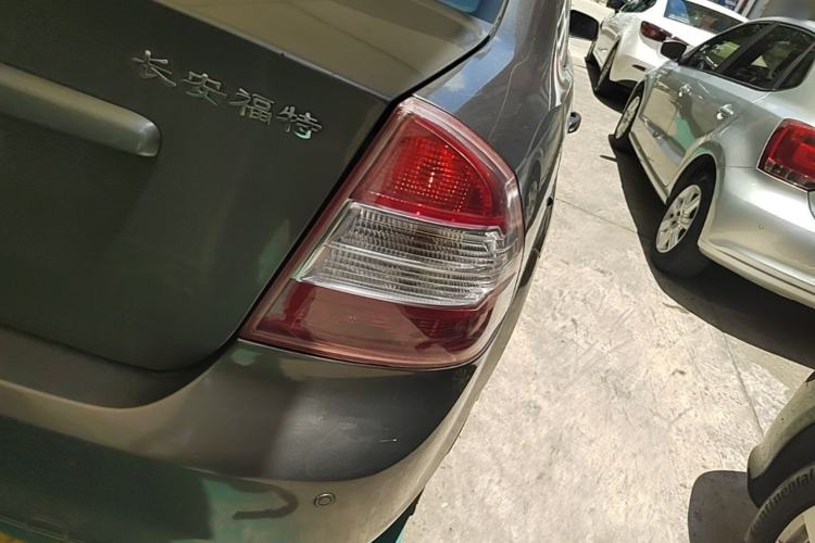 Used Ford Focus 2013 Sedan Classic 1.8L Manual Base Model Right Rear Taillight