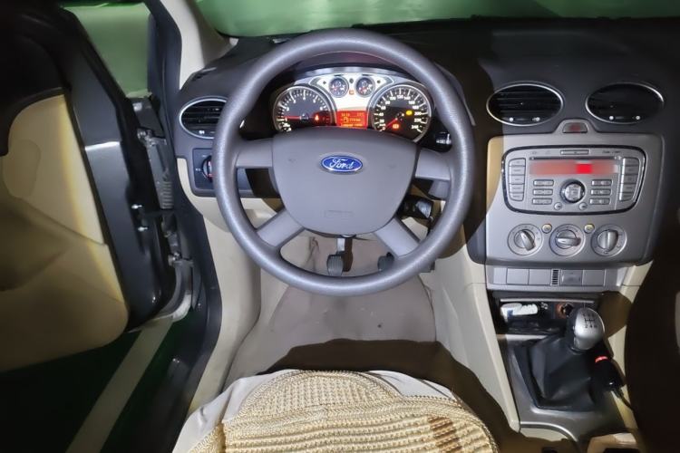 Used Ford Focus 2013 Sedan Classic 1.8L Manual Millionth Anniversary Edition Steering Wheel