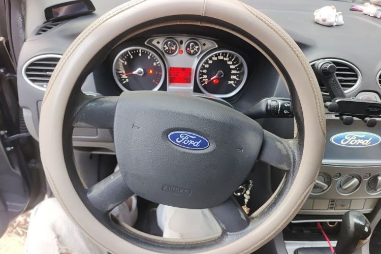 Used Ford Focus 2013 Hatchback Classic 1.8L Automatic Base Model Steering Wheel