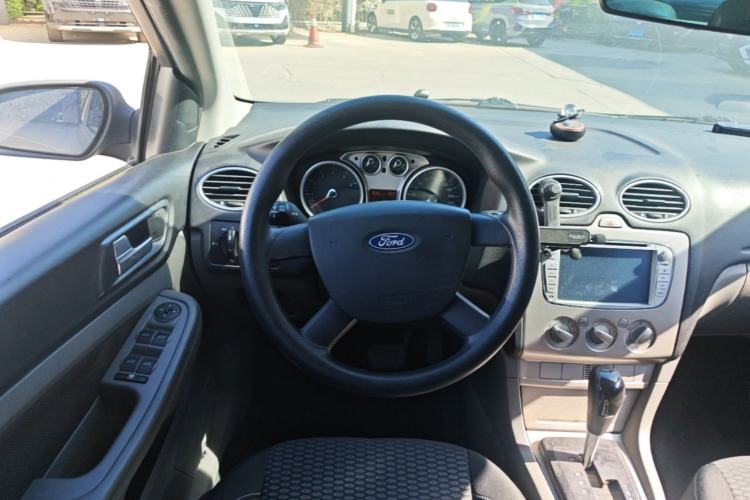 Used Ford Focus 2013 Hatchback Classic 1.8L Automatic Base Model Steering Wheel