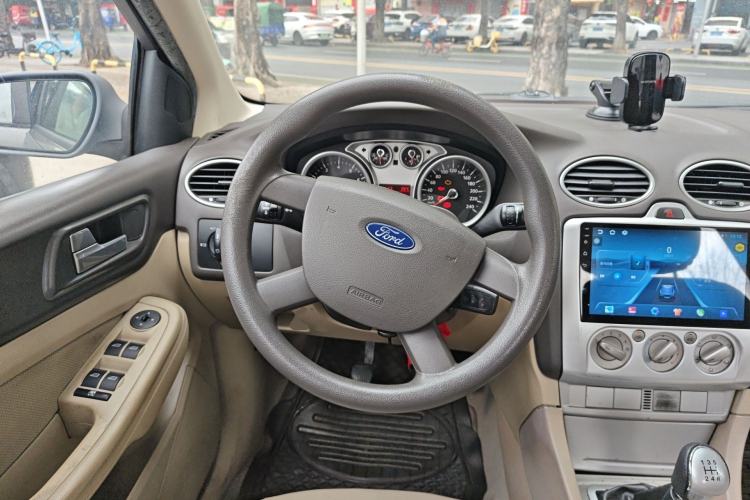 Used Ford Focus 2013 Sedan Classic 1.8L Manual Base Model Steering Wheel