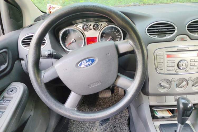 Used Ford Focus 2013 Hatchback Classic 1.8L Automatic Base Model Steering Wheel