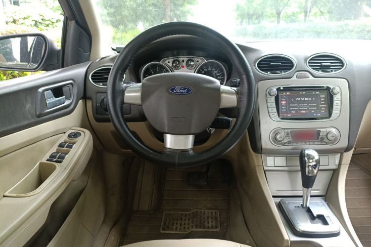Used Ford Focus 2013 Sedan Classic 1.8L Automatic Fashion Edition Steering Wheel