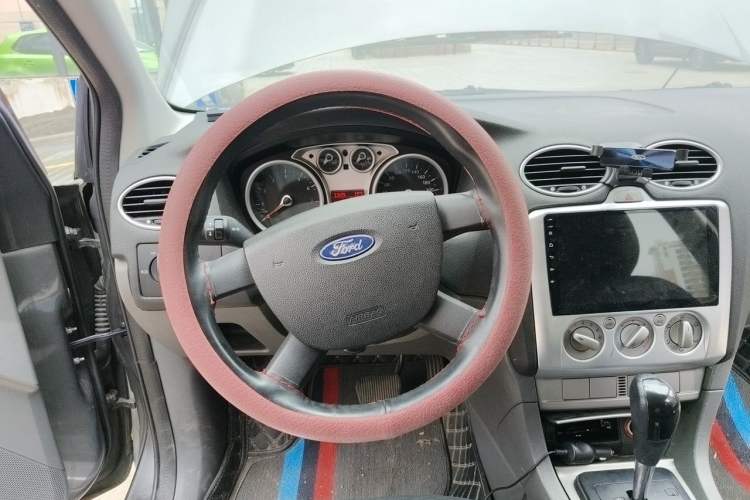Used Ford Focus 2013 Hatchback Classic 1.8L Automatic Base Model Steering Wheel